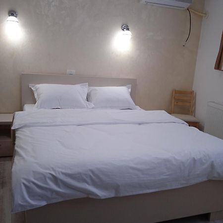 Hotel Marina Srl Bukarest Eksteriør billede