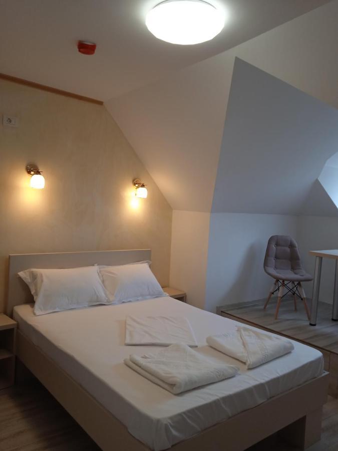 Hotel Marina Srl Bukarest Eksteriør billede