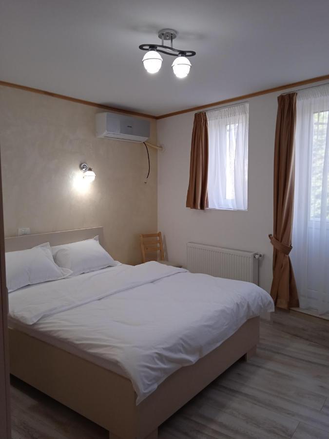 Hotel Marina Srl Bukarest Eksteriør billede