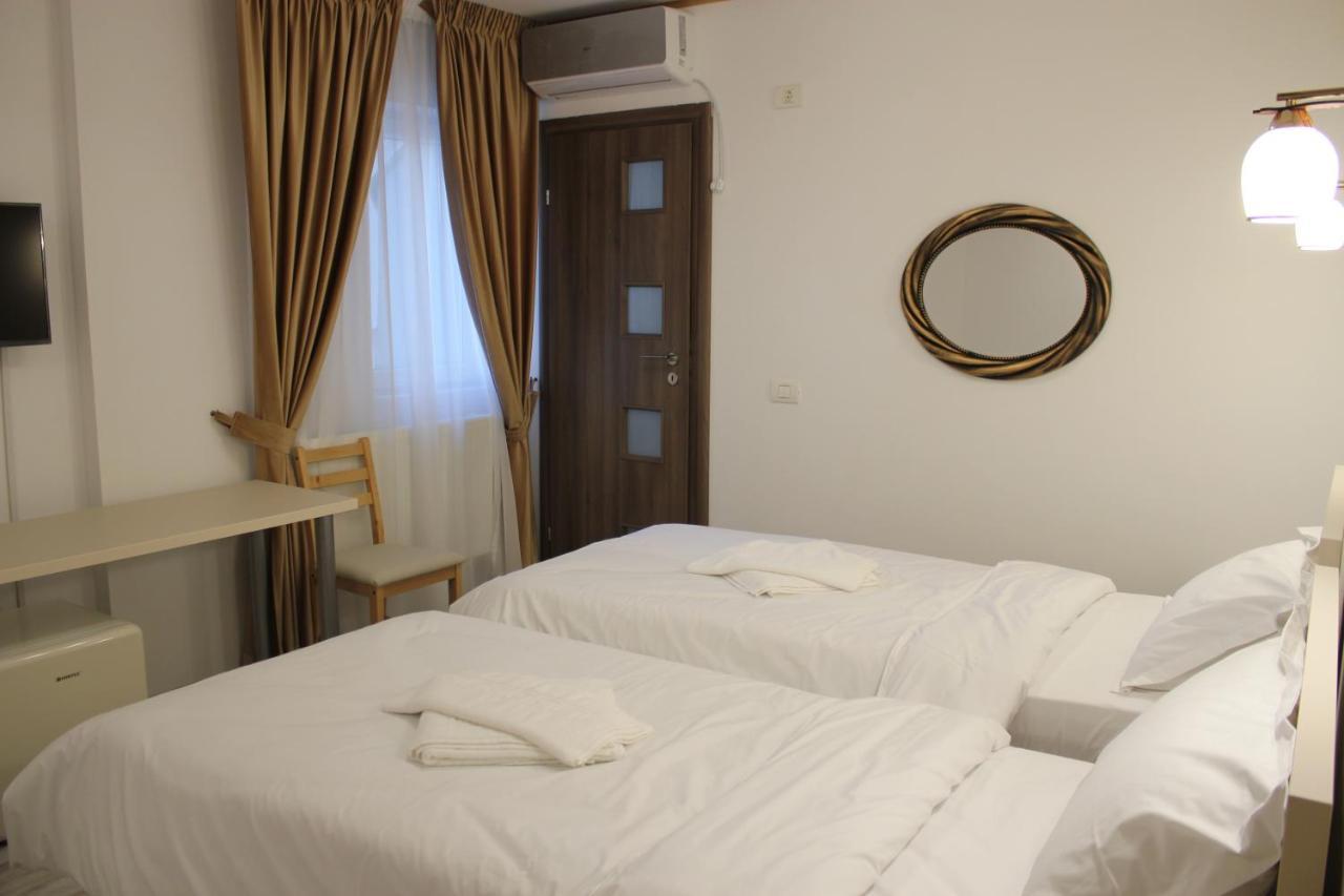 Hotel Marina Srl Bukarest Eksteriør billede