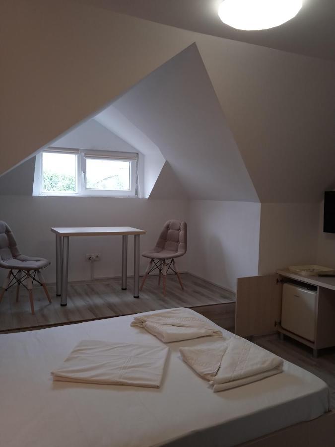 Hotel Marina Srl Bukarest Eksteriør billede