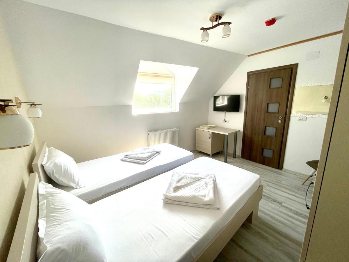 Hotel Marina Srl Bukarest Eksteriør billede
