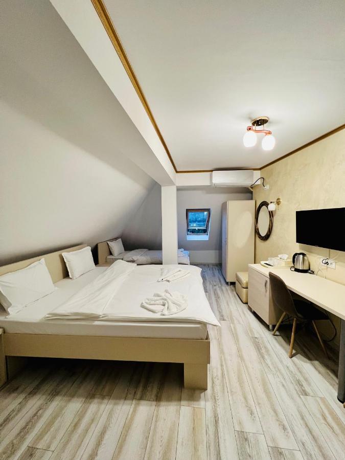 Hotel Marina Srl Bukarest Eksteriør billede