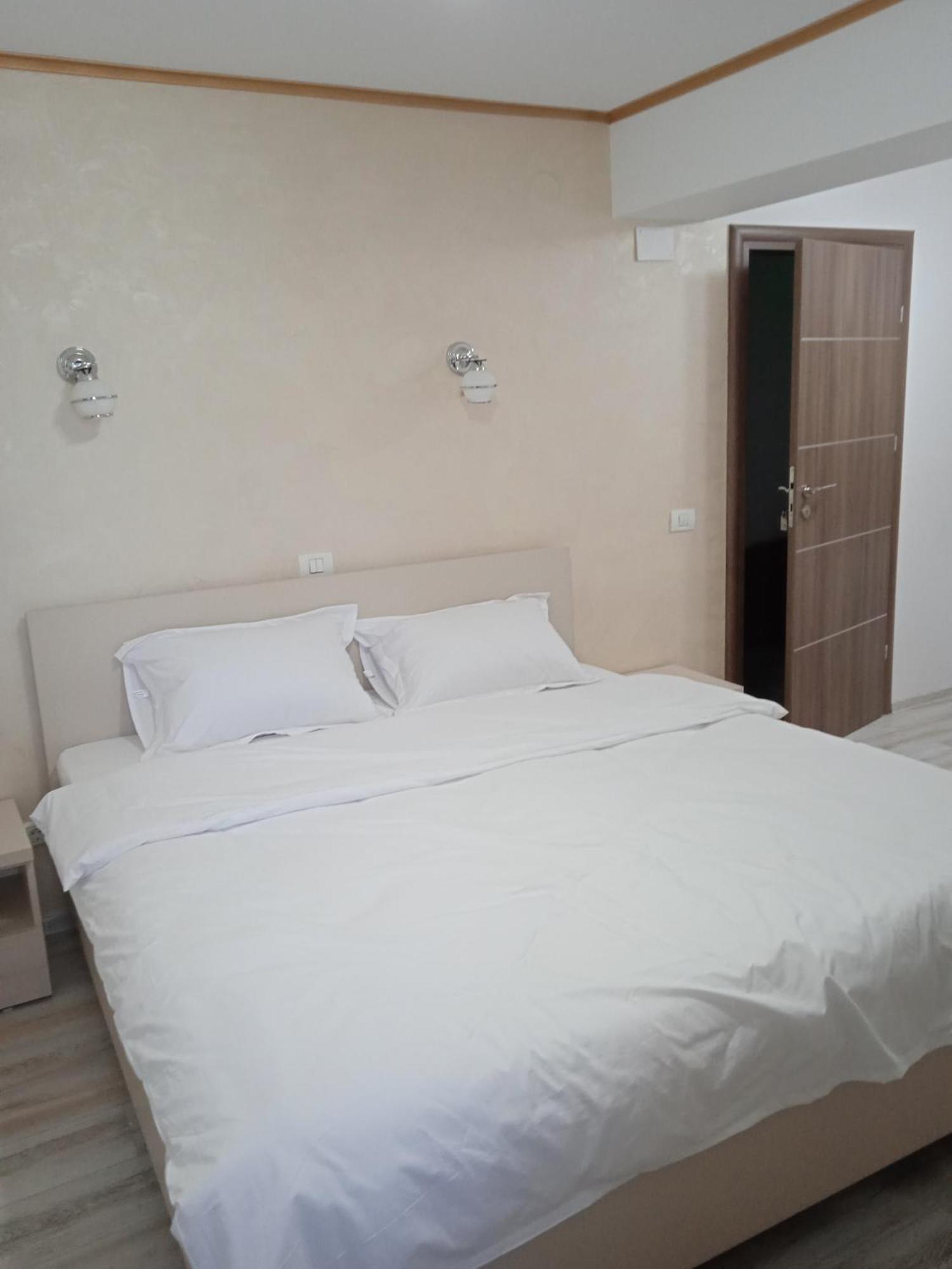 Hotel Marina Srl Bukarest Eksteriør billede