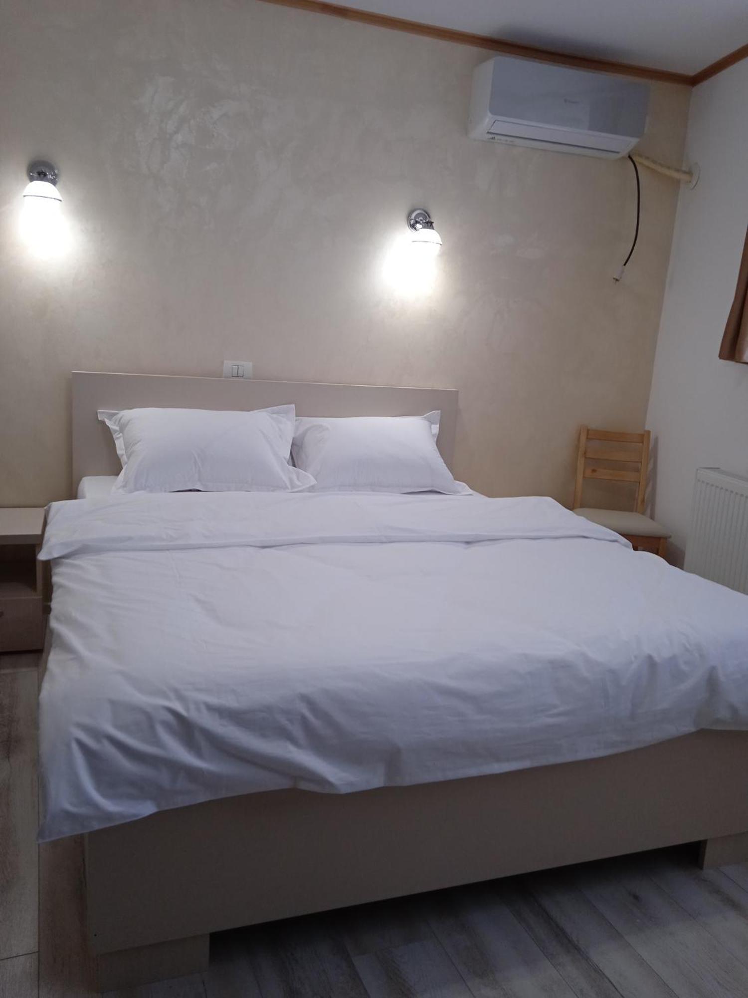 Hotel Marina Srl Bukarest Eksteriør billede