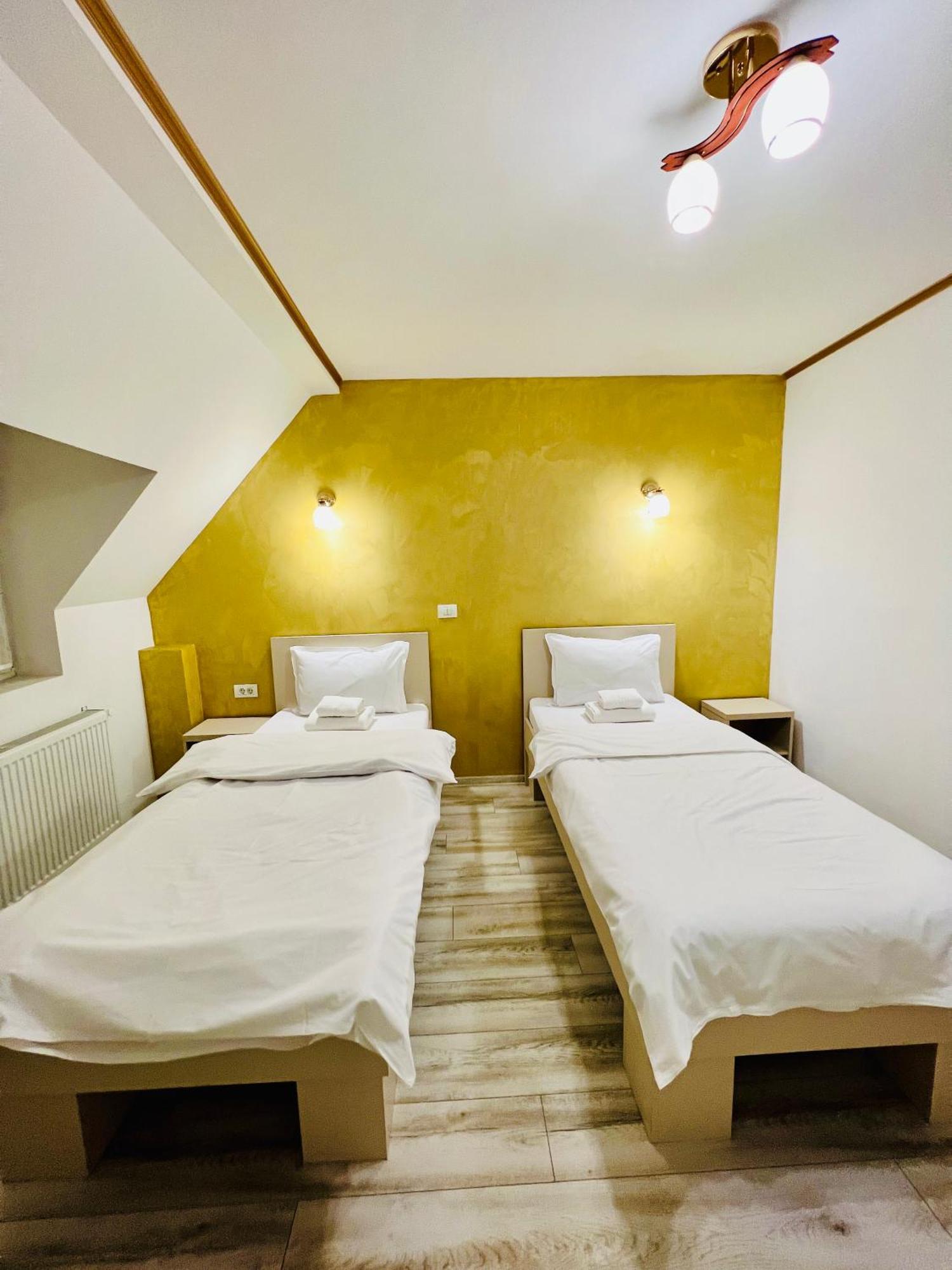 Hotel Marina Srl Bukarest Eksteriør billede