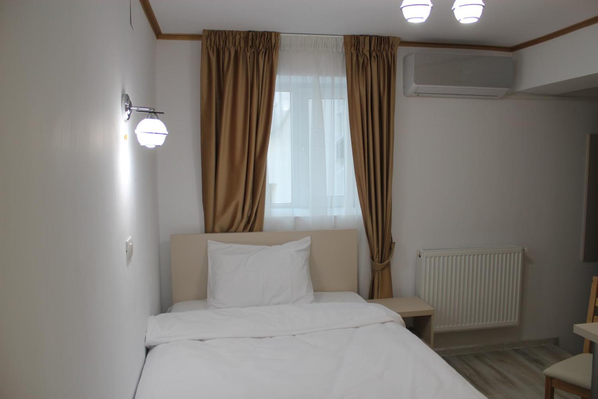 Hotel Marina Srl Bukarest Eksteriør billede